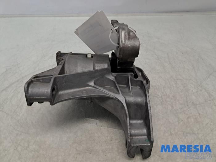 Motorlager van een Peugeot 308 (L3/L8/LB/LH/LP) 1.6 16V THP 2013