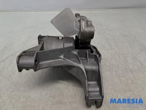 Motorlager van een Peugeot 308 (L3/L8/LB/LH/LP) 1.6 16V THP 2013