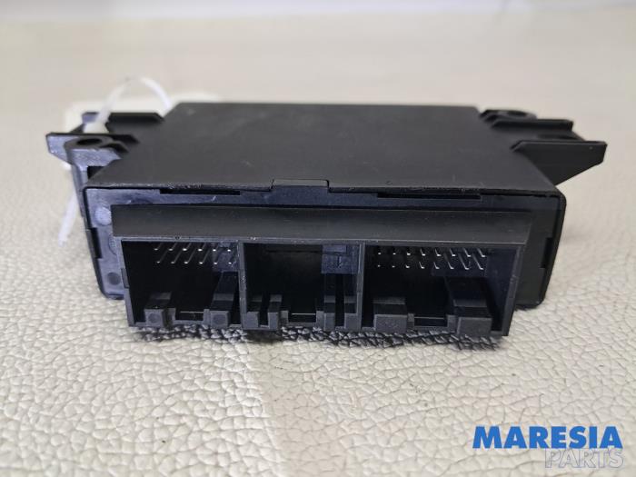 Begagnade PDC-modul Renault Scénic III (JZ) 1.6 16V Pris € 40,00 Marginaltabell erbjuds av Maresia Parts