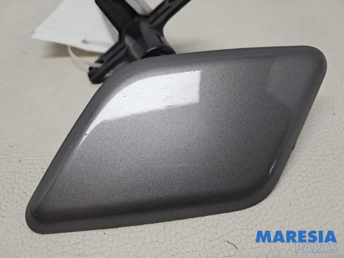 Używane Spryskiwacz reflektorów Renault Scénic III (JZ) 1.6 16V Cena € 50,00 Procedura marży oferowane przez Maresia Parts