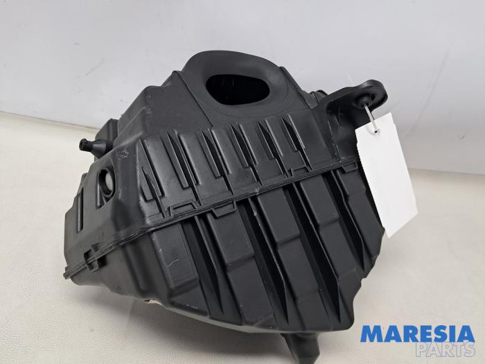 Begagnade Luftfilterhus Renault Scénic III (JZ) 1.6 16V Pris € 22,50 Marginaltabell erbjuds av Maresia Parts