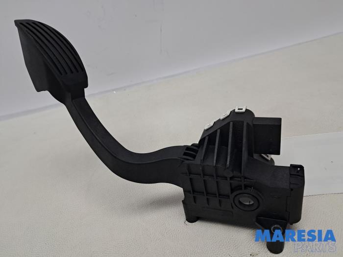 Używane Pedal gazu Fiat 500 (312) 1.2 Cena € 30,00 Procedura marży oferowane przez Maresia Parts