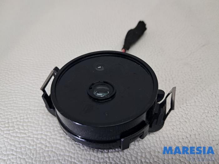 Begagnade Regnsensor Renault Trafic (1FL/2FL/3FL/4FL) 1.6 dCi 145 Twin Turbo Pris € 18,15 Inklusive moms erbjuds av Maresia Parts