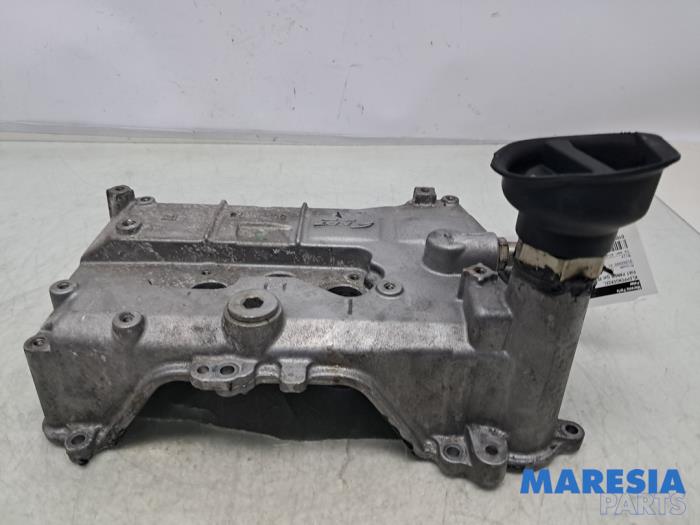 Ventildeckel van een Fiat Panda (312) 0.9 TwinAir Turbo 85 2012