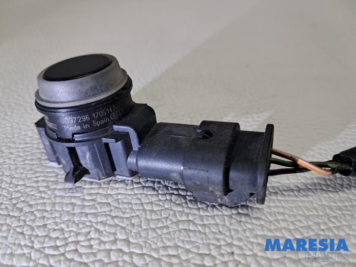 Begagnade Parkeringssensor Opel Combo 1.3 CDTI 16V Pris € 24,20 Inklusive moms erbjuds av Maresia Parts