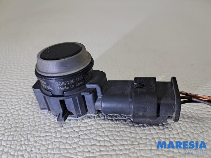 Begagnade Parkeringssensor Opel Combo 1.3 CDTI 16V Pris € 24,20 Inklusive moms erbjuds av Maresia Parts