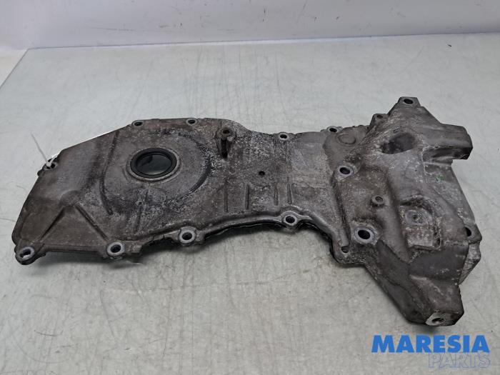 Usagé Couvercle de distribution Renault Megane III Grandtour (KZ) 1.4 16V TCe 130 Prix € 53,99 Règlement à la marge proposé par Maresia Parts