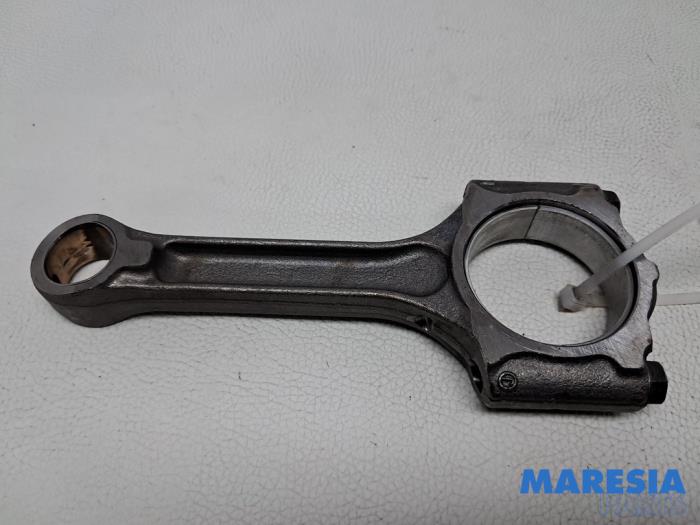Gebrauchte Pleuelstange Renault Megane III CC (EZ) 1.4 16V TCe 130 Preis € 65,00 Margenregelung angeboten von Maresia Parts