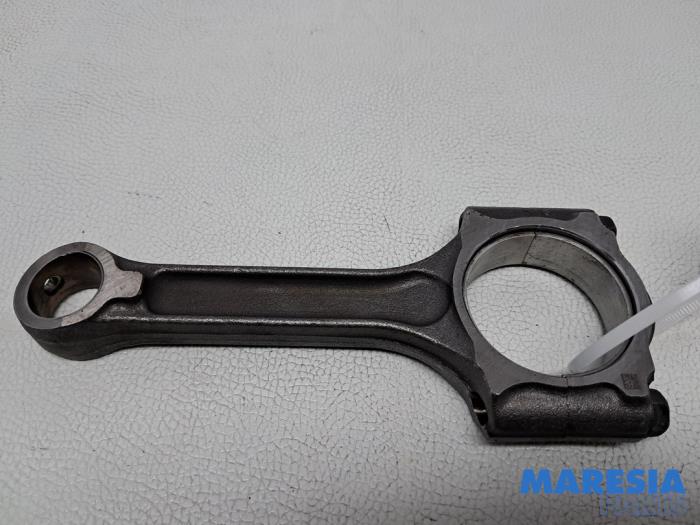Gebrauchte Pleuelstange Renault Megane III CC (EZ) 1.4 16V TCe 130 Preis € 65,00 Margenregelung angeboten von Maresia Parts