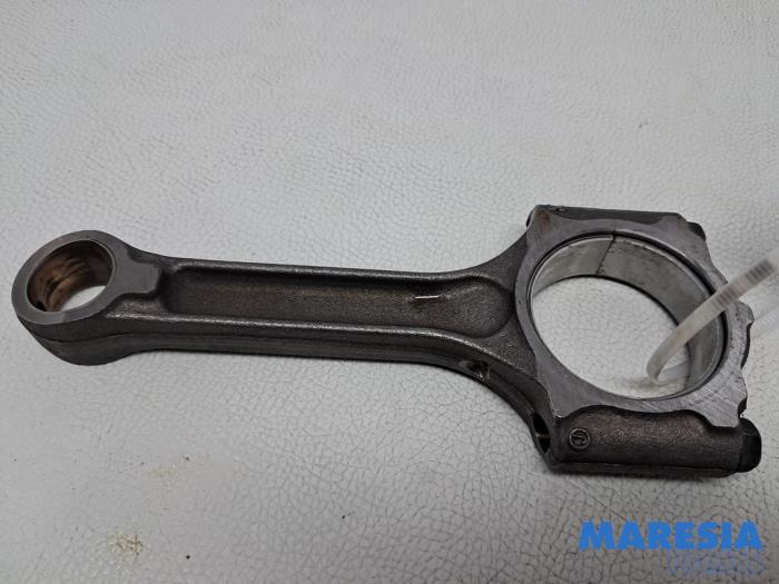 Gebrauchte Pleuelstange Renault Megane III CC (EZ) 1.4 16V TCe 130 Preis € 65,00 Margenregelung angeboten von Maresia Parts