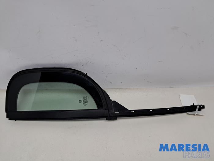 Usados Ventanilla triangular izquierda detrás Peugeot 308 (L3/L8/LB/LH/LP) 1.6 16V THP Precio € 50,00 Norma de margen ofrecido por Maresia Parts