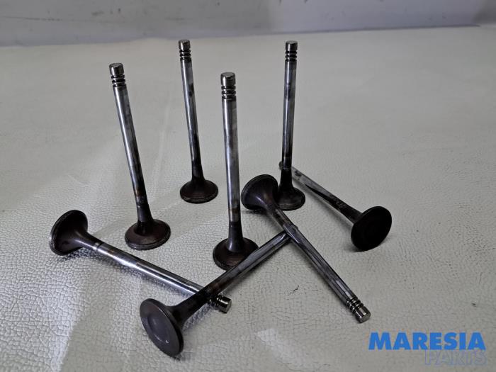 Gebrauchte Auspuffventil Peugeot Expert (V1/VA/VB/VE/VF/VT/VY) 2.0 Blue HDi 120 16V Preis € 36,30 Mit Mehrwertsteuer angeboten von Maresia Parts
