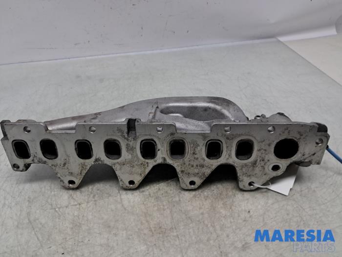 Używane Kolektor dolotowy Nissan NV 300 1.6 dCi 95 Cena € 78,59 Z VAT oferowane przez Maresia Parts