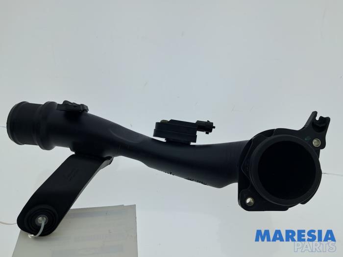 Gebrauchte Intercooler Rohr Fiat 500C (312) 0.9 TwinAir 85 Preis € 40,00 Margenregelung angeboten von Maresia Parts
