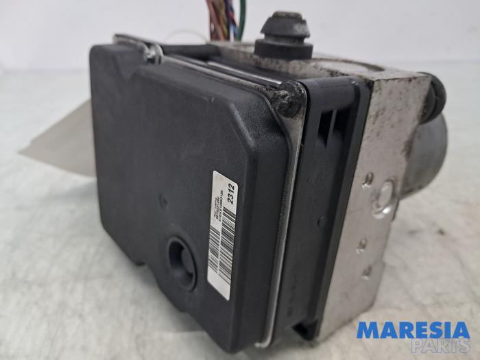 Używane Pompa ABS Citroen C4 Picasso (UD/UE/UF) 1.6 16V THP 155 Cena € 144,95 Procedura marży oferowane przez Maresia Parts