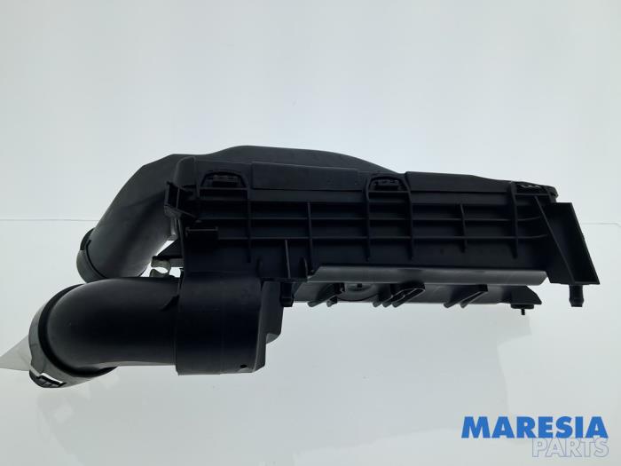 Begagnade Luftfilterhus Peugeot 308 (L3/L8/LB/LH/LP) 1.6 16V THP Pris € 25,00 Marginaltabell erbjuds av Maresia Parts