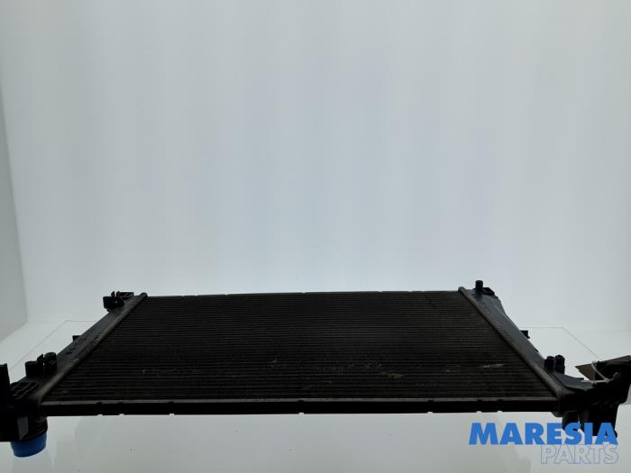 Usagé Radiateur Opel Combo 1.3 CDTI 16V Prix € 90,75 Prix TTC proposé par Maresia Parts