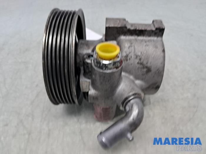Usagé Pompe de direction Opel Combo 1.3 CDTI 16V Prix € 72,60 Prix TTC proposé par Maresia Parts
