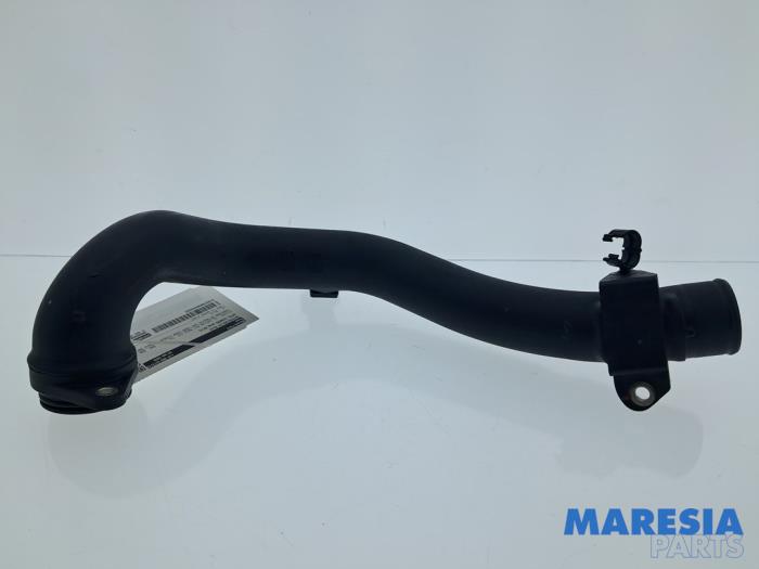 Gebrauchte Intercooler Rohr Opel Combo 1.3 CDTI 16V Preis € 30,25 Mit Mehrwertsteuer angeboten von Maresia Parts