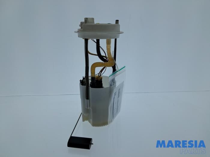 Usagé Pompe carburant électrique Opel Combo 1.3 CDTI 16V Prix € 54,45 Prix TTC proposé par Maresia Parts