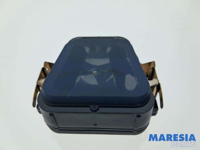 Begagnade Regnsensor Peugeot 2008 (CU) 1.2 12V e-THP PureTech 110 Pris € 20,00 Marginaltabell erbjuds av Maresia Parts