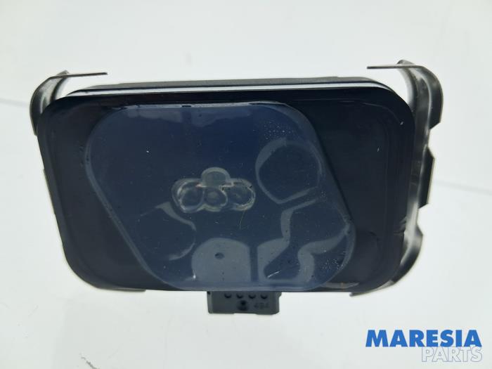 Begagnade Regnsensor Citroen C4 Picasso (UD/UE/UF) 1.6 16V THP 155 Pris € 50,00 Marginaltabell erbjuds av Maresia Parts