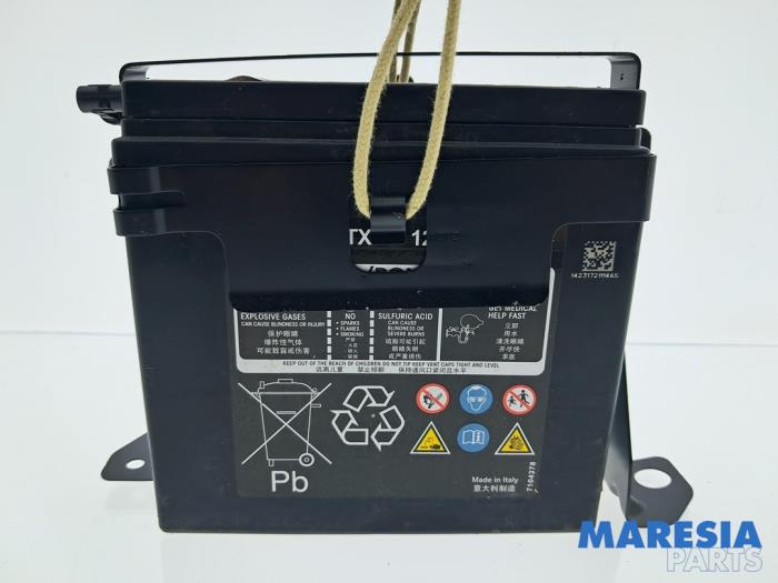 Usados Batería Peugeot 3008 II (M4/MC/MJ/MR) 1.6 16V HYbrid 225 Precio € 49,99 Norma de margen ofrecido por Maresia Parts