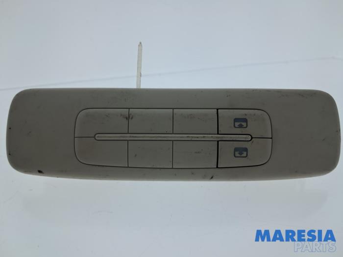 Używane Przelacznik szyberdachu Fiat 500 (312) 0.9 TwinAir 80 Cena € 20,00 Procedura marży oferowane przez Maresia Parts