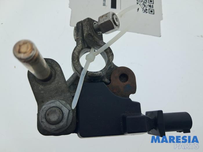 Begagnade Batterisensor Fiat 500 (312) 0.9 TwinAir 80 Pris € 22,50 Marginaltabell erbjuds av Maresia Parts