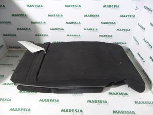 Used Armrest Peugeot 407 SW (6E) 2.0 HDiF 16V Price € 50,00 Margin scheme offered by Maresia Parts