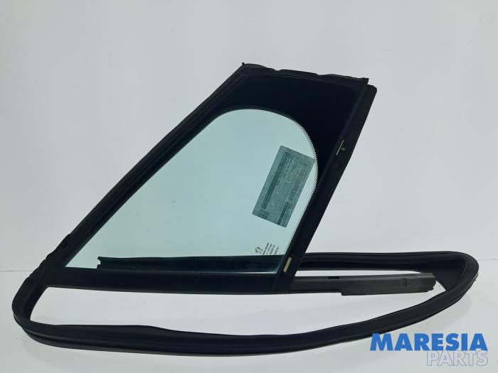 Usados Ventanilla triangular derecha delante Peugeot 308 SW (4E/H) 1.6 16V THP 150 Precio € 45,00 Norma de margen ofrecido por Maresia Parts