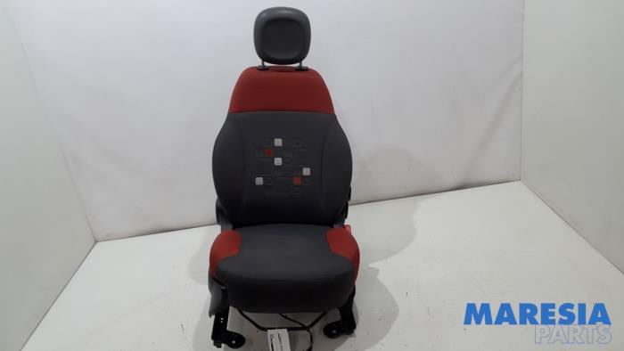 Używane Fotel prawy Fiat Panda (312) 0.9 TwinAir 65 Cena € 100,00 Procedura marży oferowane przez Maresia Parts