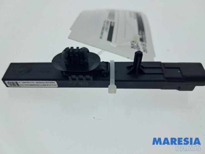 Używane Keyless Entry-Antena Peugeot 3008 II (M4/MC/MJ/MR) 1.6 16V HYbrid 225 Cena € 14,50 Procedura marży oferowane przez Maresia Parts