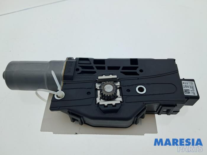 Gebrauchte Schiebedach Motor Peugeot 3008 II (M4/MC/MJ/MR) 1.6 16V HYbrid 225 Preis € 199,90 Margenregelung angeboten von Maresia Parts