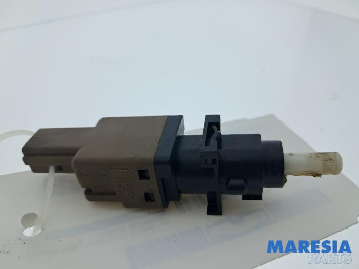 Begagnade Kopplingsspak Lancia Delta (844) 1.4 T-Jet 16V 120 Pris € 15,00 Marginaltabell erbjuds av Maresia Parts