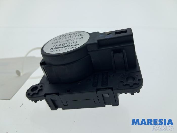 Gebrauchte Heizventil Motor Peugeot 3008 II (M4/MC/MJ/MR) 1.6 16V HYbrid 225 Preis € 20,00 Margenregelung angeboten von Maresia Parts