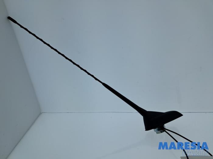 Używane Antena Citroen C3 (SC) 1.6 16V VTi 120 Cena € 19,99 Procedura marży oferowane przez Maresia Parts