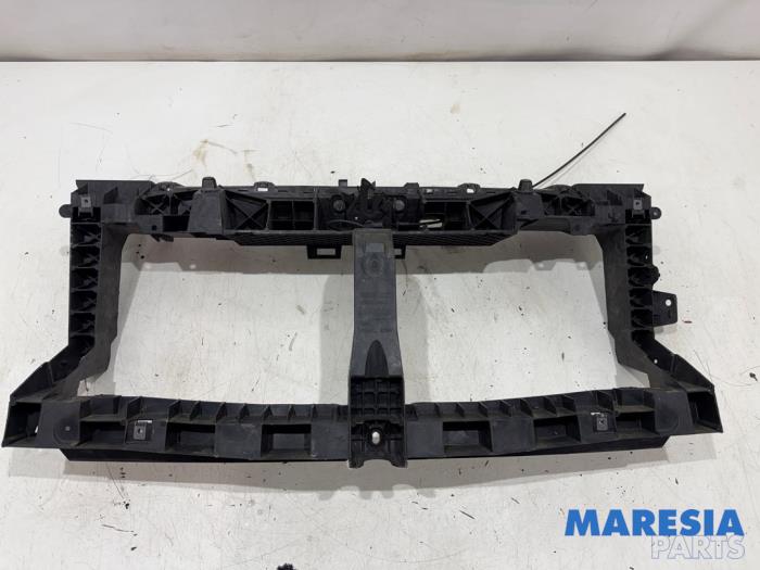 Używane Panel przedni Renault Trafic (1FL/2FL/3FL/4FL) 1.6 dCi 95 Cena € 145,19 Z VAT oferowane przez Maresia Parts
