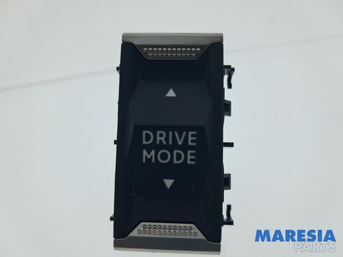 Gebrauchte Schalter Peugeot 2008 (UD/UK/UR/US/UX) 1.2 VTi 12V PureTech 100 Preis € 18,00 Margenregelung angeboten von Maresia Parts