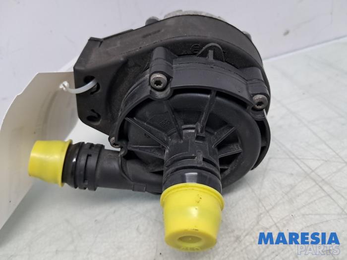 Begagnade Vattenpump Peugeot 3008 II (M4/MC/MJ/MR) 1.6 16V HYbrid 225 Pris € 59,99 Marginaltabell erbjuds av Maresia Parts