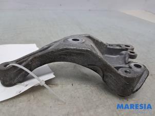 Support dynamo haut d'un Citroën C3 (SC) 1.6 16V VTi 120 2010