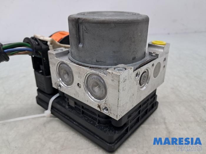 Used ABS pump Peugeot 2008 (UD/UK/UR/US/UX) 1.2 VTi 12V PureTech 100 Price € 150,00 Margin scheme offered by Maresia Parts