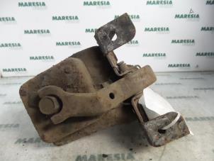 Used Spare wheel lift mechanism Renault Espace (JE) 3.0 V6 24V Grand Espace Price € 50,00 Margin scheme offered by Maresia Parts