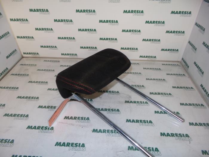 Używane Zaglówek Fiat Bravo (198A) 1.6 JTD Multijet 105 Cena € 40,00 Procedura marży oferowane przez Maresia Parts