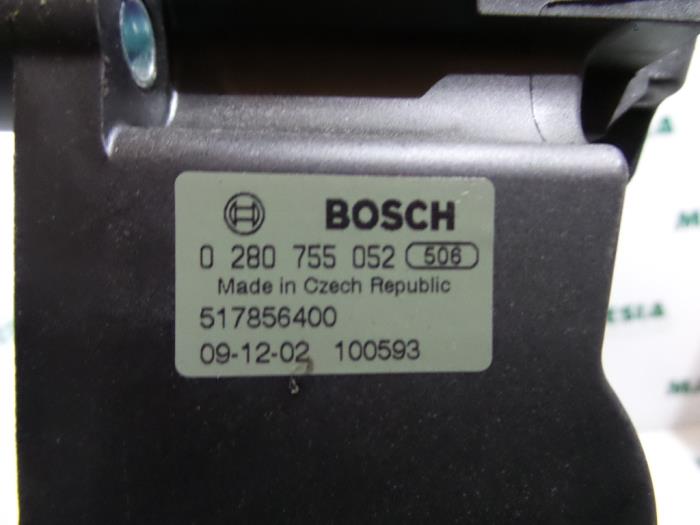 Gaspedalposition Sensor van een Fiat Bravo (198A) 1.6 JTD Multijet 105 2010