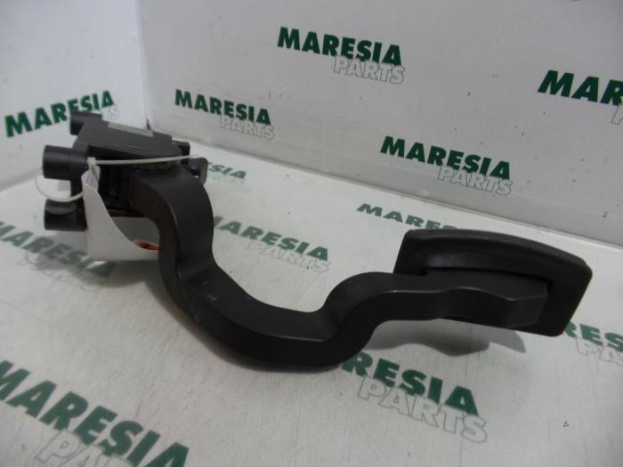 Begagnade Gaspedalsensor Fiat Bravo (198A) 1.6 JTD Multijet 105 Pris € 25,00 Marginaltabell erbjuds av Maresia Parts