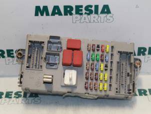 Używane Skrzynka bezpieczników Fiat Bravo (198A) 1.6 JTD Multijet 105 Cena € 50,00 Procedura marży oferowane przez Maresia Parts