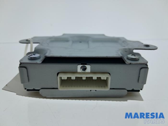 Używane Modul kamery Renault Scénic III (JZ) 1.5 dCi 110 Cena na żądanie oferowane przez Maresia Parts