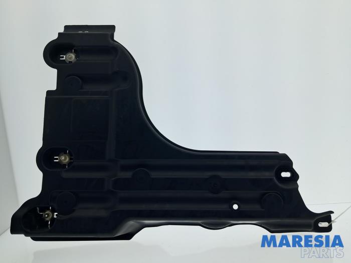 Begagnade Hasplåt Peugeot 2008 (UD/UK/UR/US/UX) 1.2 VTi 12V PureTech 100 Pris € 35,00 Marginaltabell erbjuds av Maresia Parts