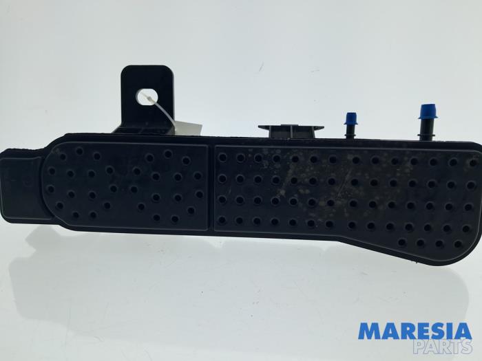 Begagnade Kolfilter Peugeot 2008 (UD/UK/UR/US/UX) 1.2 VTi 12V PureTech 100 Pris € 50,00 Marginaltabell erbjuds av Maresia Parts